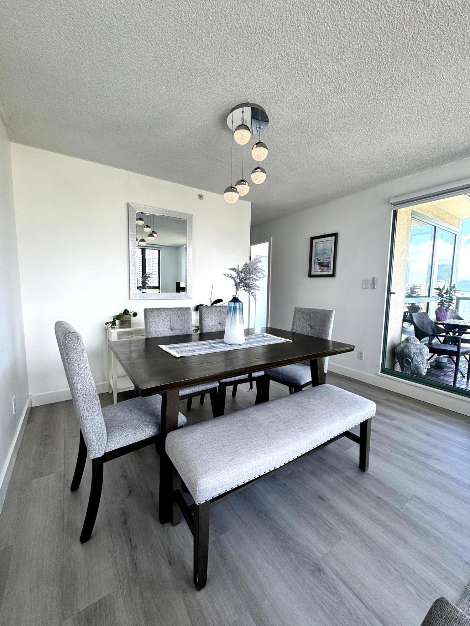 Stunning Ocean Apartment Vancouver Exterior foto