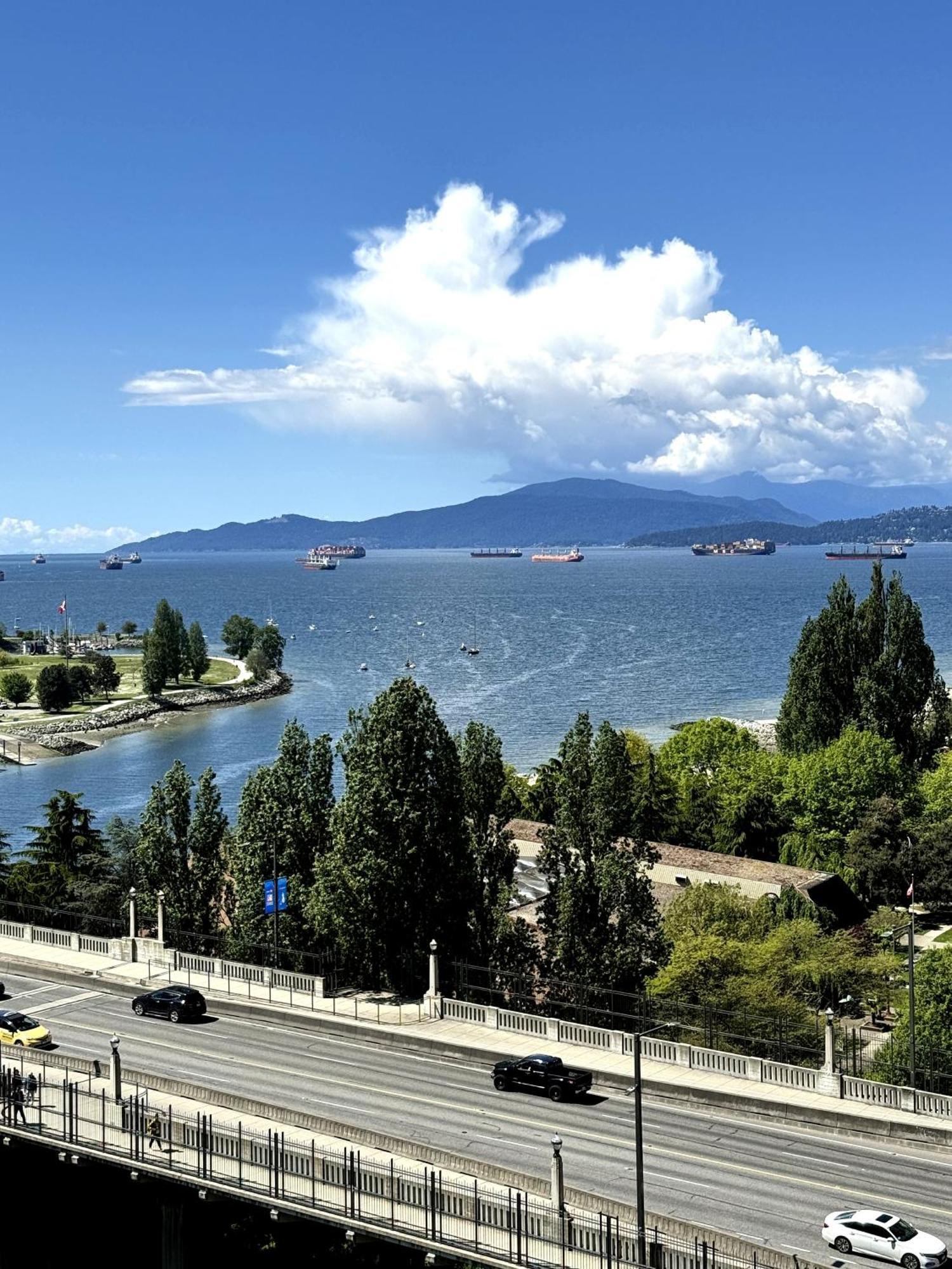 Stunning Ocean Apartment Vancouver Exterior foto